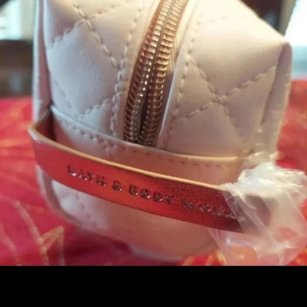 BATH & BODY WORKS BABY PINK & ROSE GOLD COSMETIC BAG POUCH BNWT SO Retired